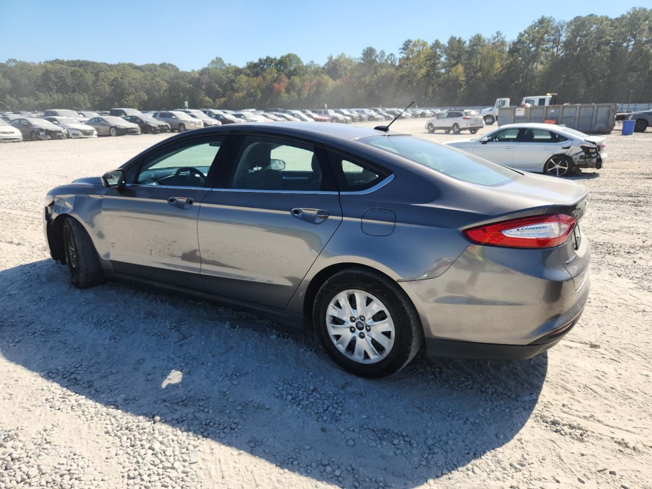 2013 Ford Fusion S - Фото 2