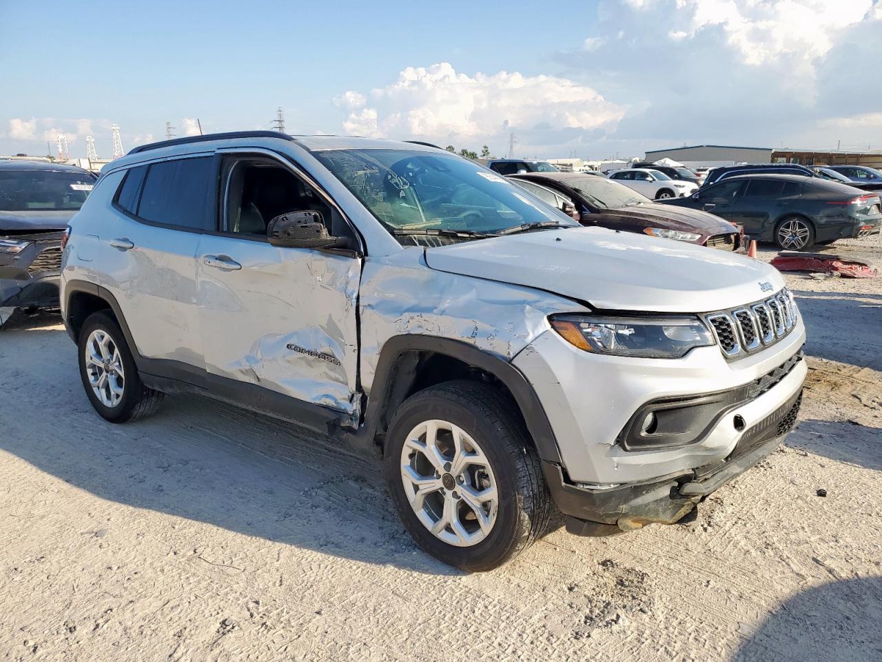2025 Jeep Compass Latitude - Фото 4