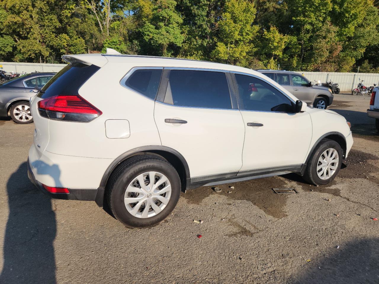 2017 Nissan Rogue S - Фото 3