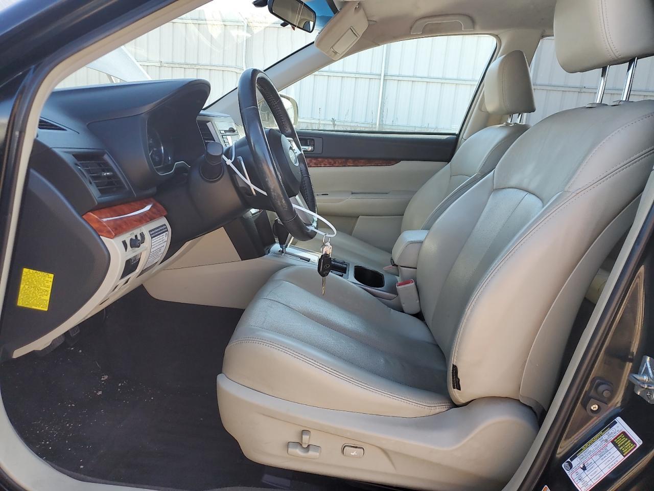 2011 Subaru Outback 3.6R Limited - Image 7