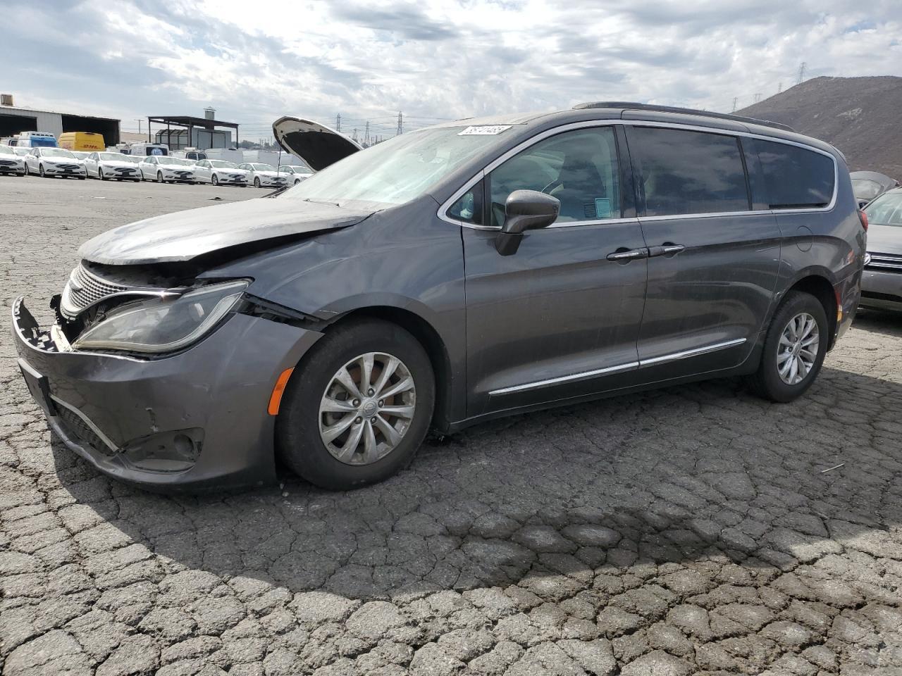 2017 Chrysler Pacifica Touring L