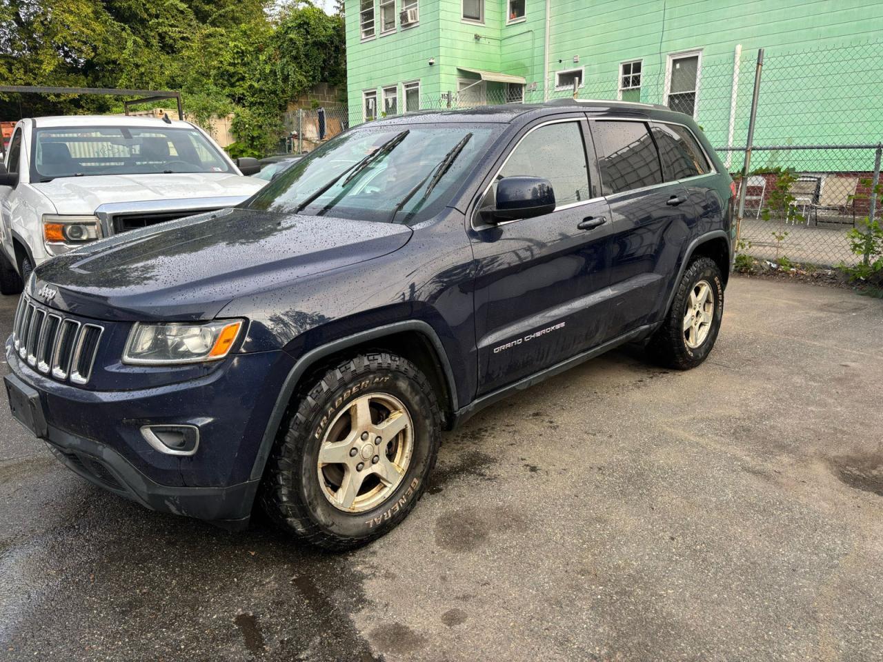 2014 Jeep Grand Cherokee Laredo - Image 2