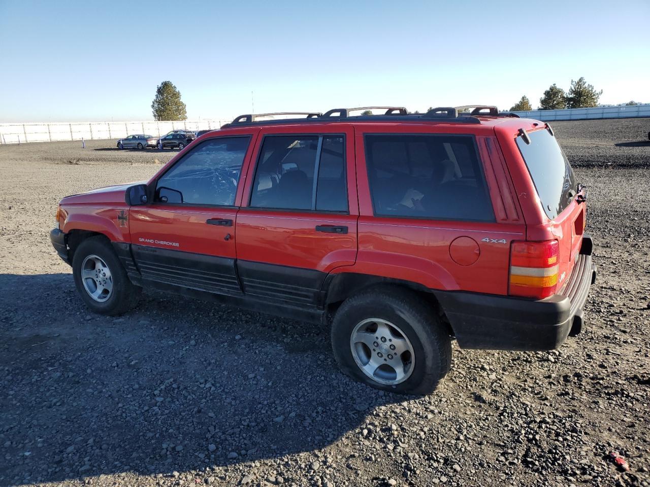 1998 Jeep Grand Cherokee Laredo - Image 2