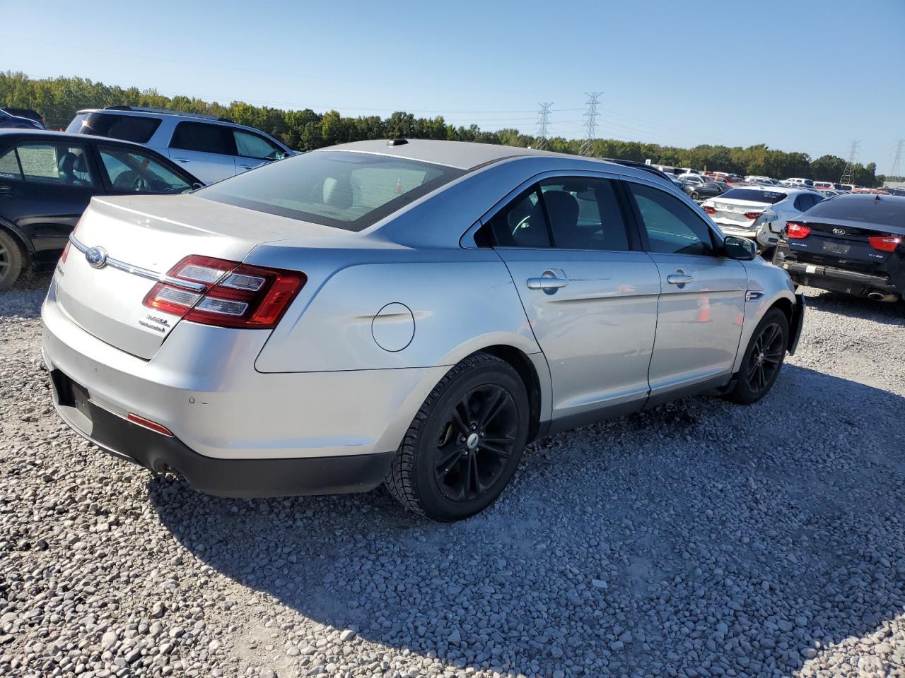 2013 Ford Taurus Sel - Image 3