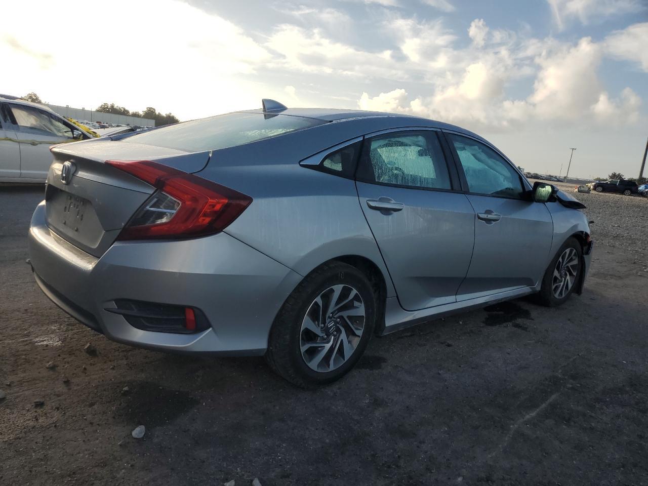 2017 Honda Civic Ex - Image 3