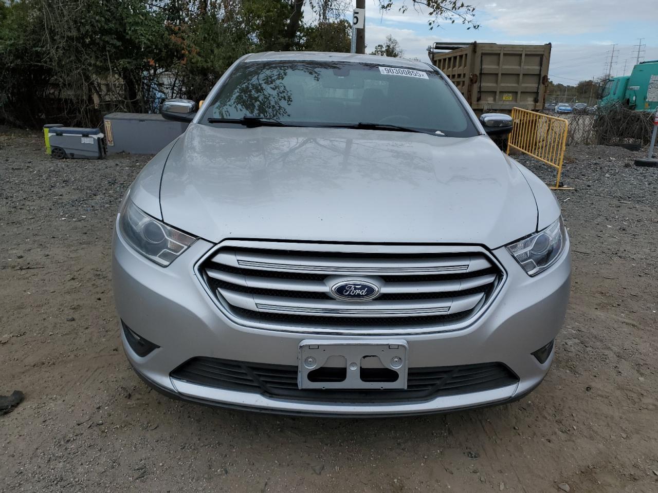 2013 Ford Taurus Limited - Image 5