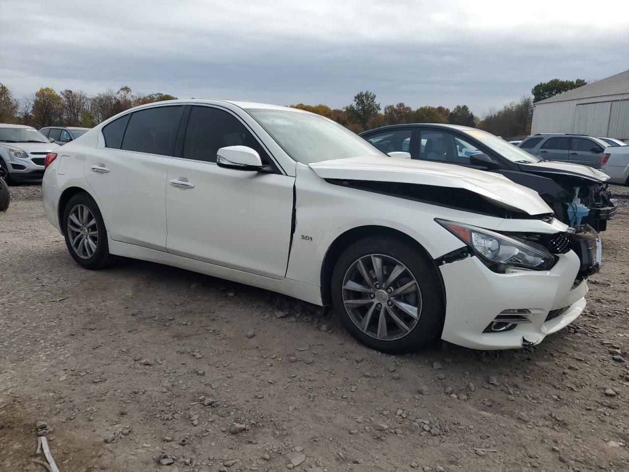 2017 Infiniti Q50 Premium - Image 4