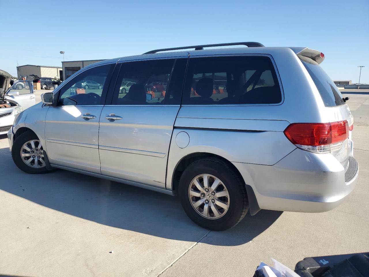 2010 Honda Odyssey Ex - Image 2