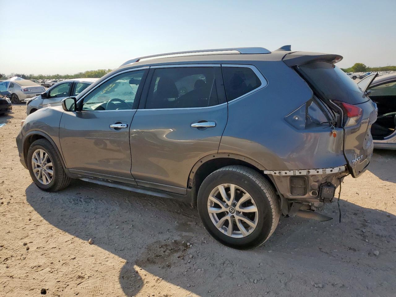 2018 Nissan Rogue S - Фото 2