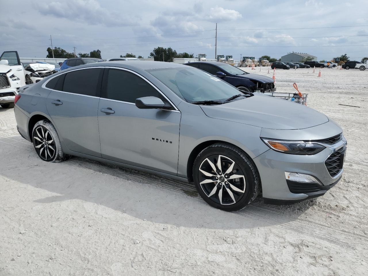 2025 Chevrolet Malibu Rs - Image 4
