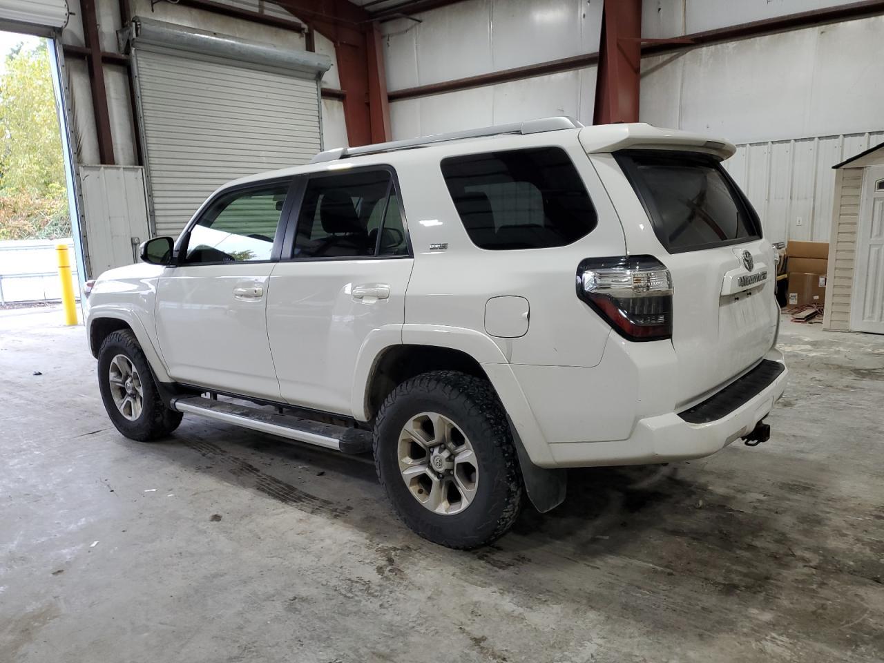 2018 Toyota 4Runner Sr5/Sr5 Premium - Фото 2