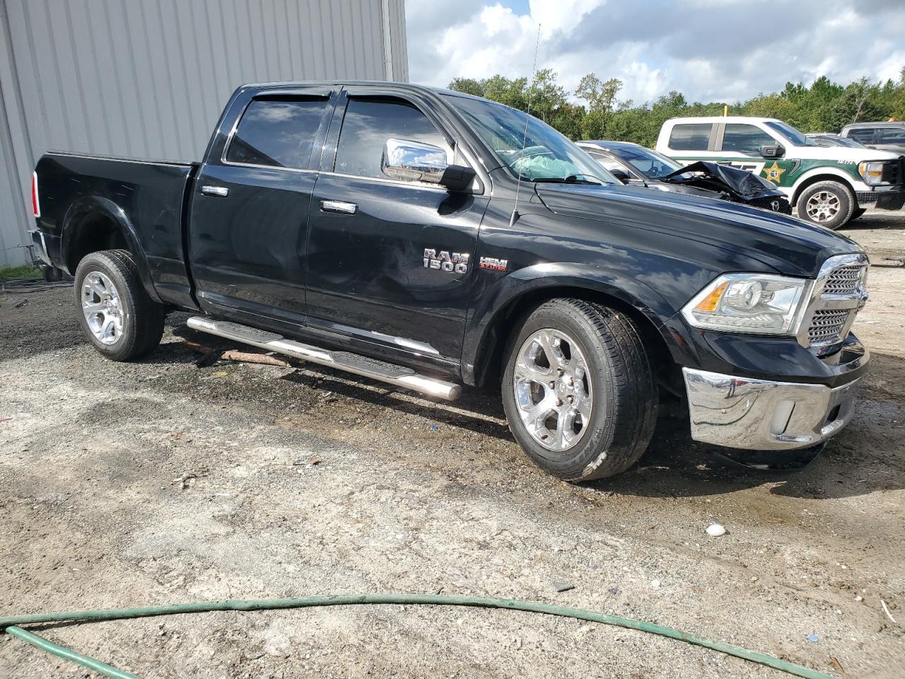 2015 Ram 1500 Laramie - Image 4