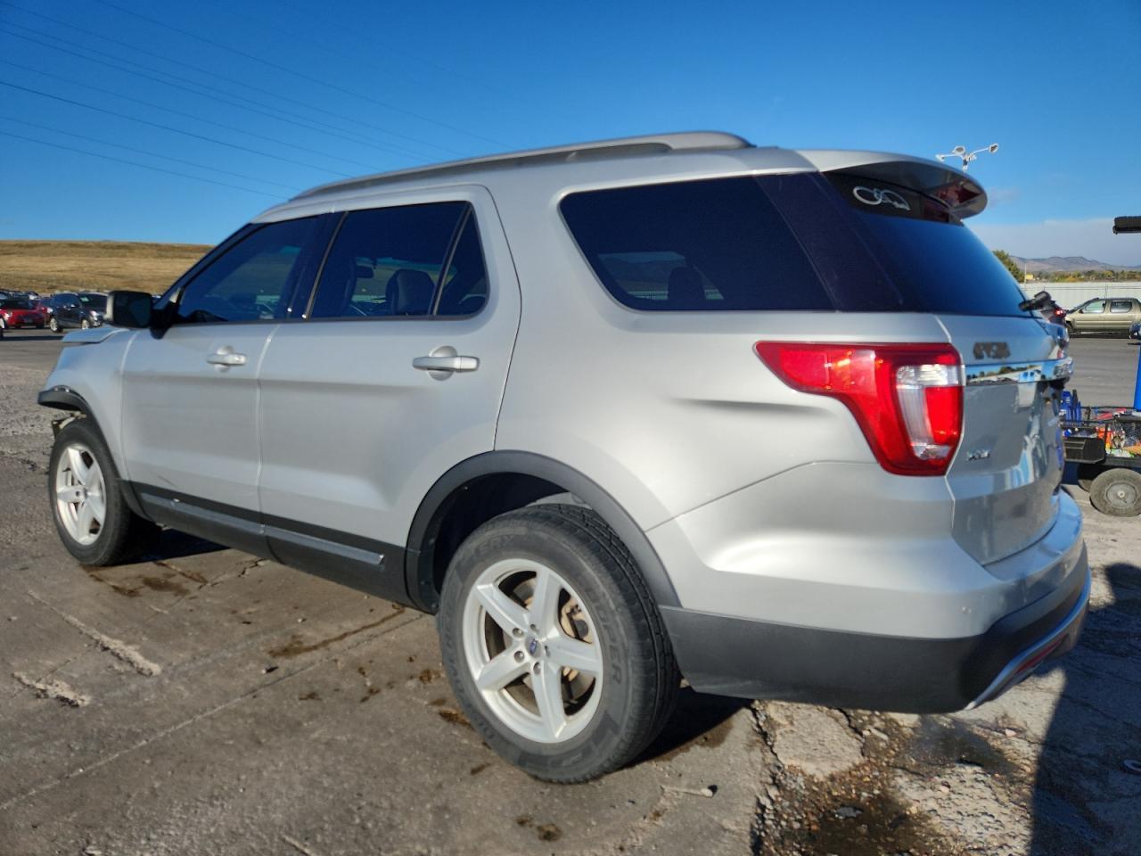 2017 Ford Explorer Xlt - Фото 2