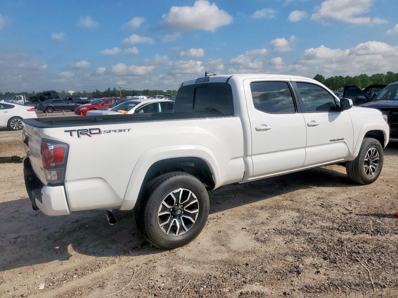 2022 Toyota Tacoma Double Cab - Фото 3