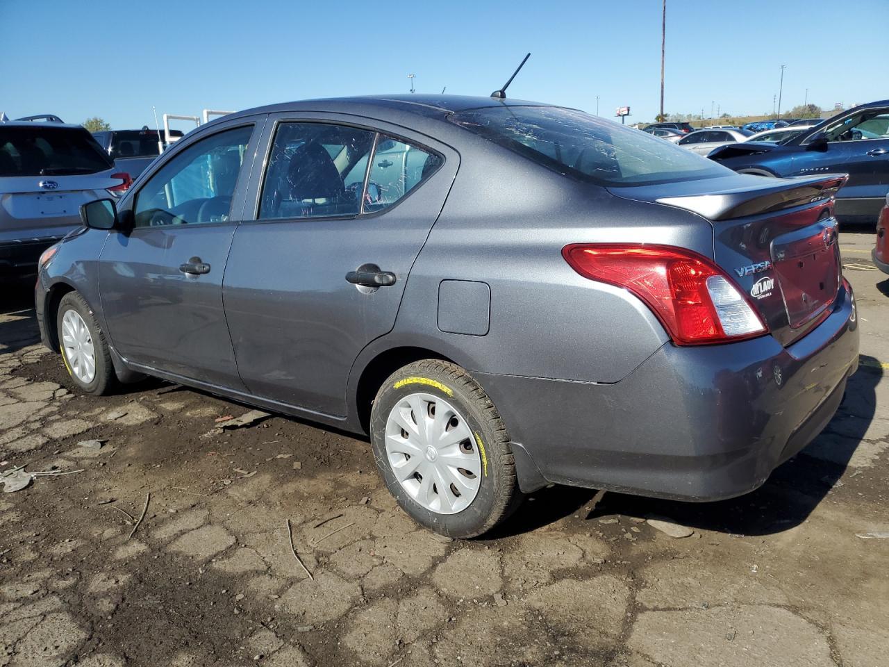 2018 Nissan Versa S - Фото 2