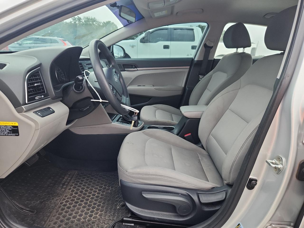 2017 Hyundai Elantra Se - Image 7