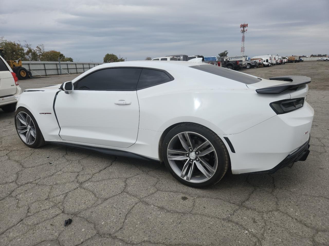 2018 Chevrolet Camaro Lt - Image 2