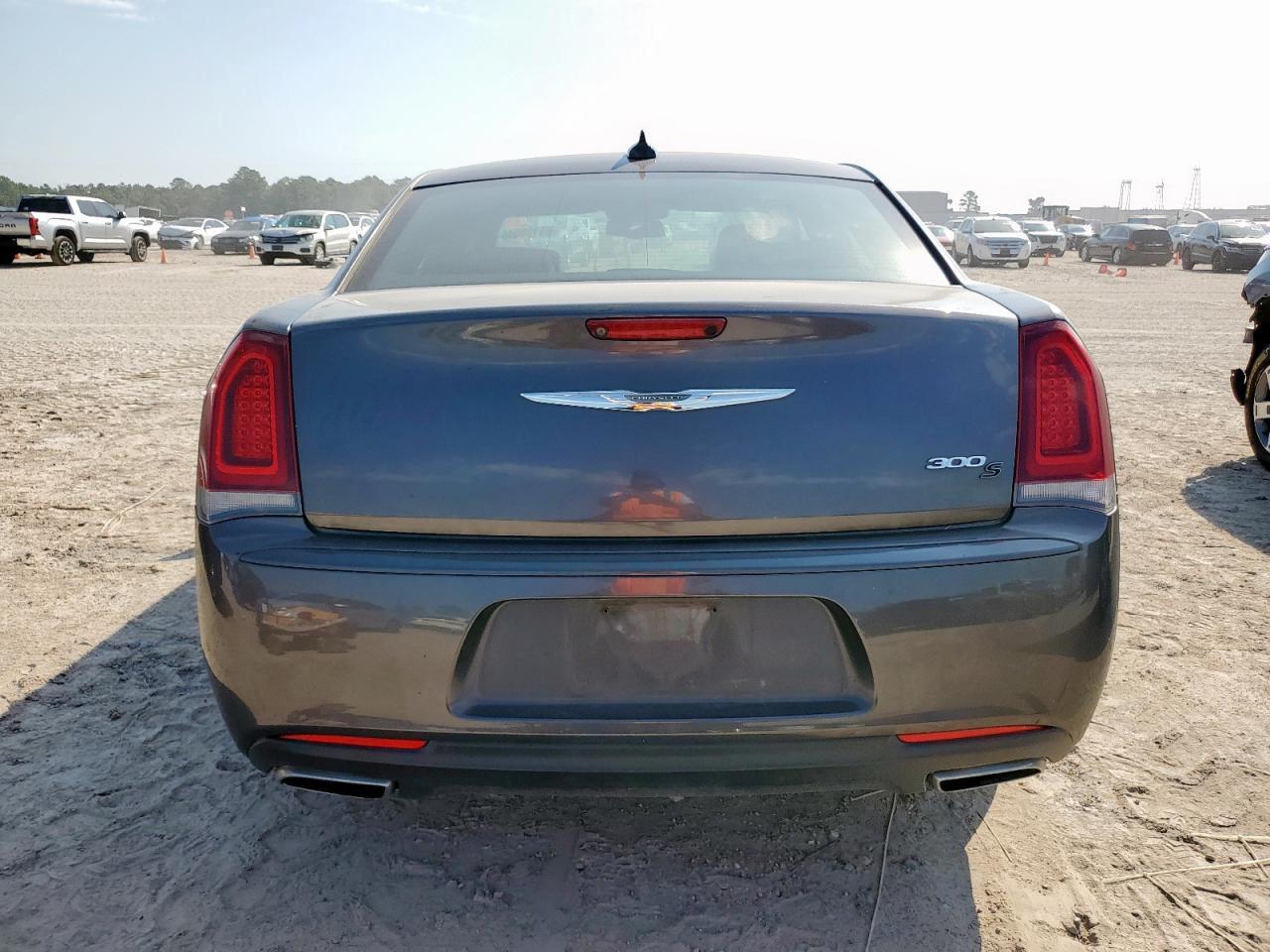 2015 Chrysler 300 S - Фото 6