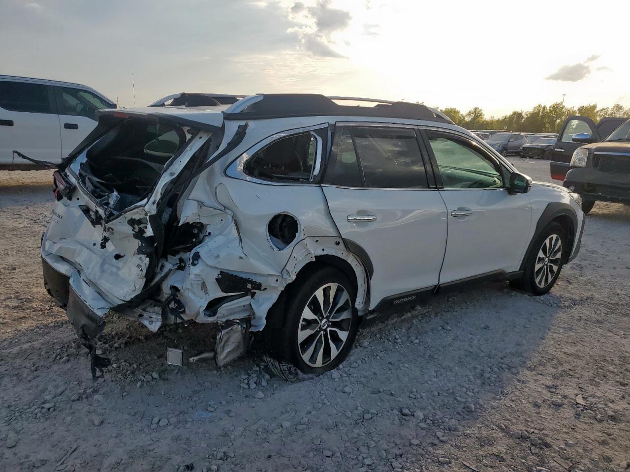 2024 Subaru Outback Touring - Фото 3