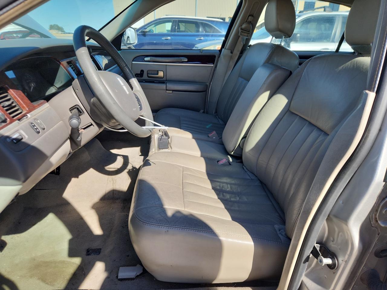 2007 Lincoln Town Car Signature - Фото 7