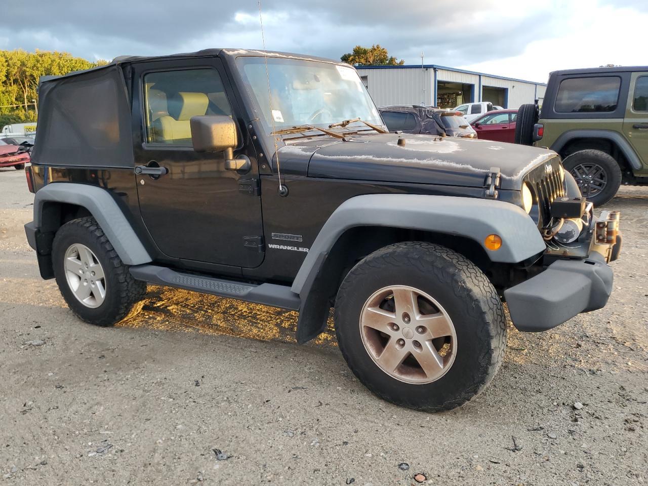 2010 Jeep Wrangler Sport - Фото 4