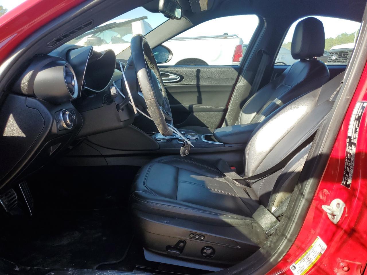 2022 Alfa Romeo Giulia - Фото 7