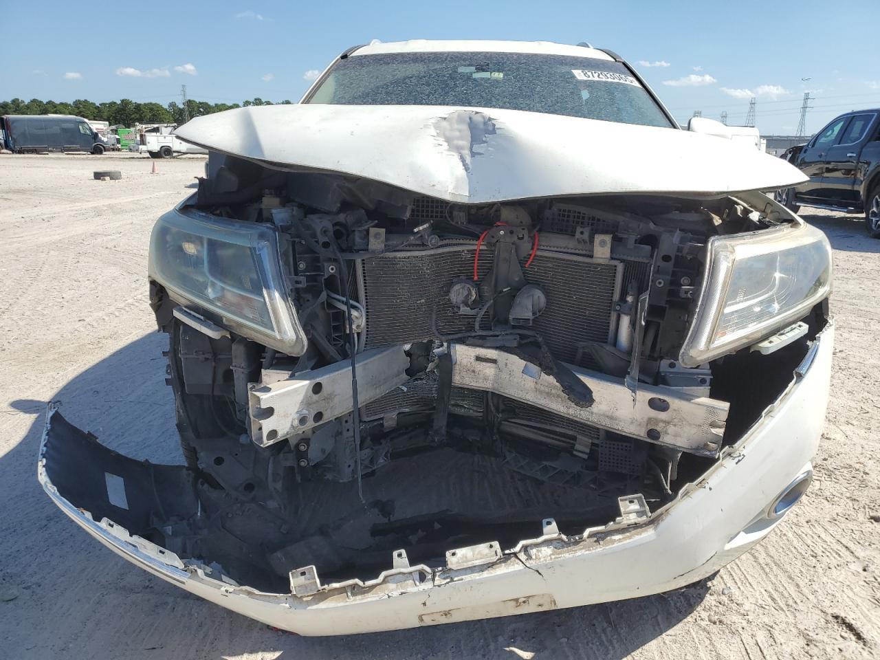 2014 Nissan Pathfinder S - Image 5