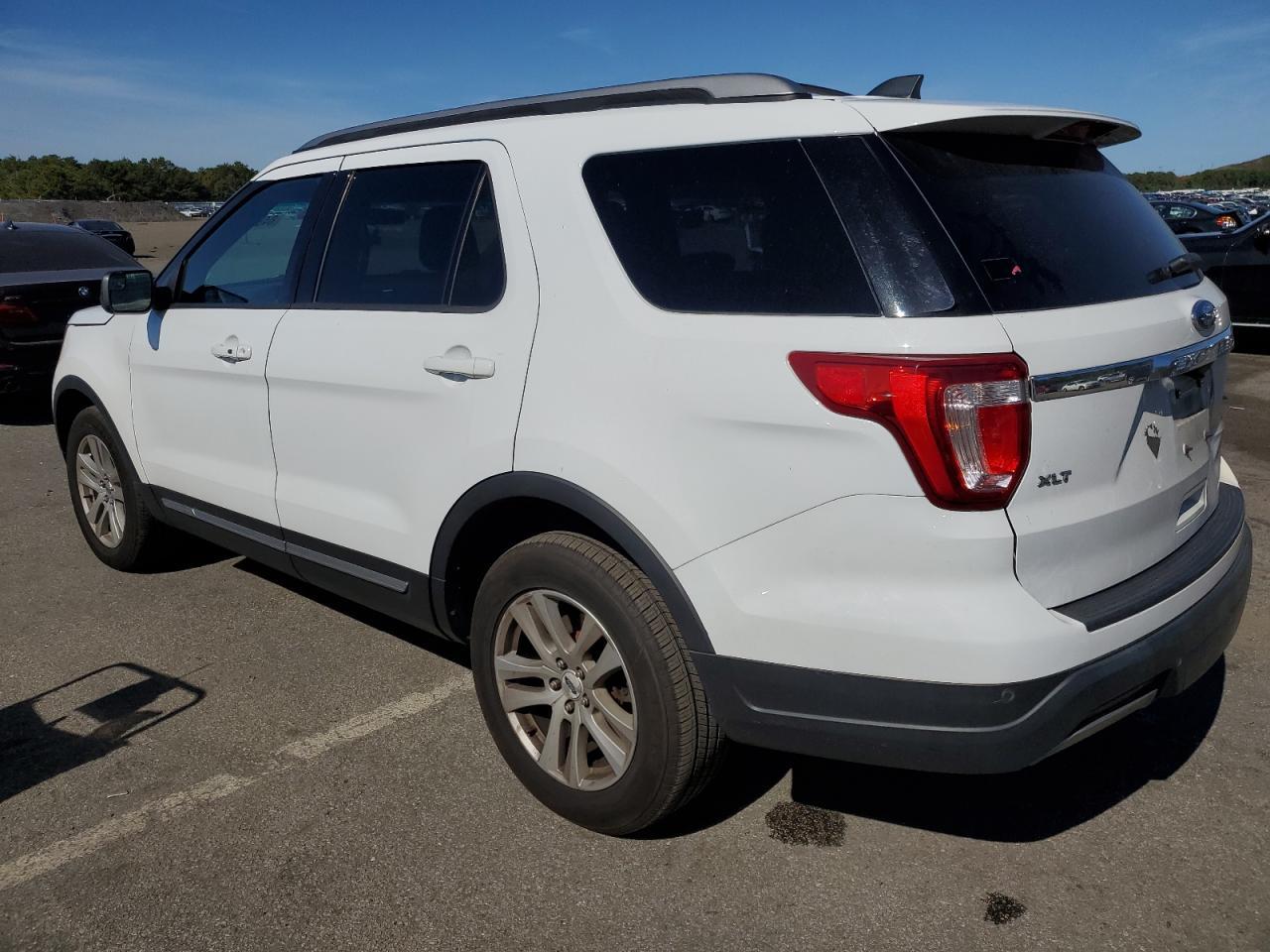 2019 Ford Explorer Xlt - Фото 2