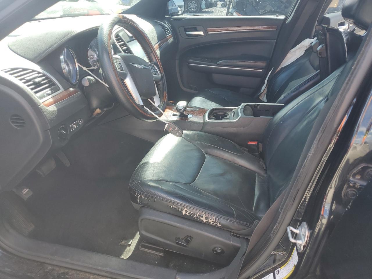 2014 Chrysler 300 - Image 7