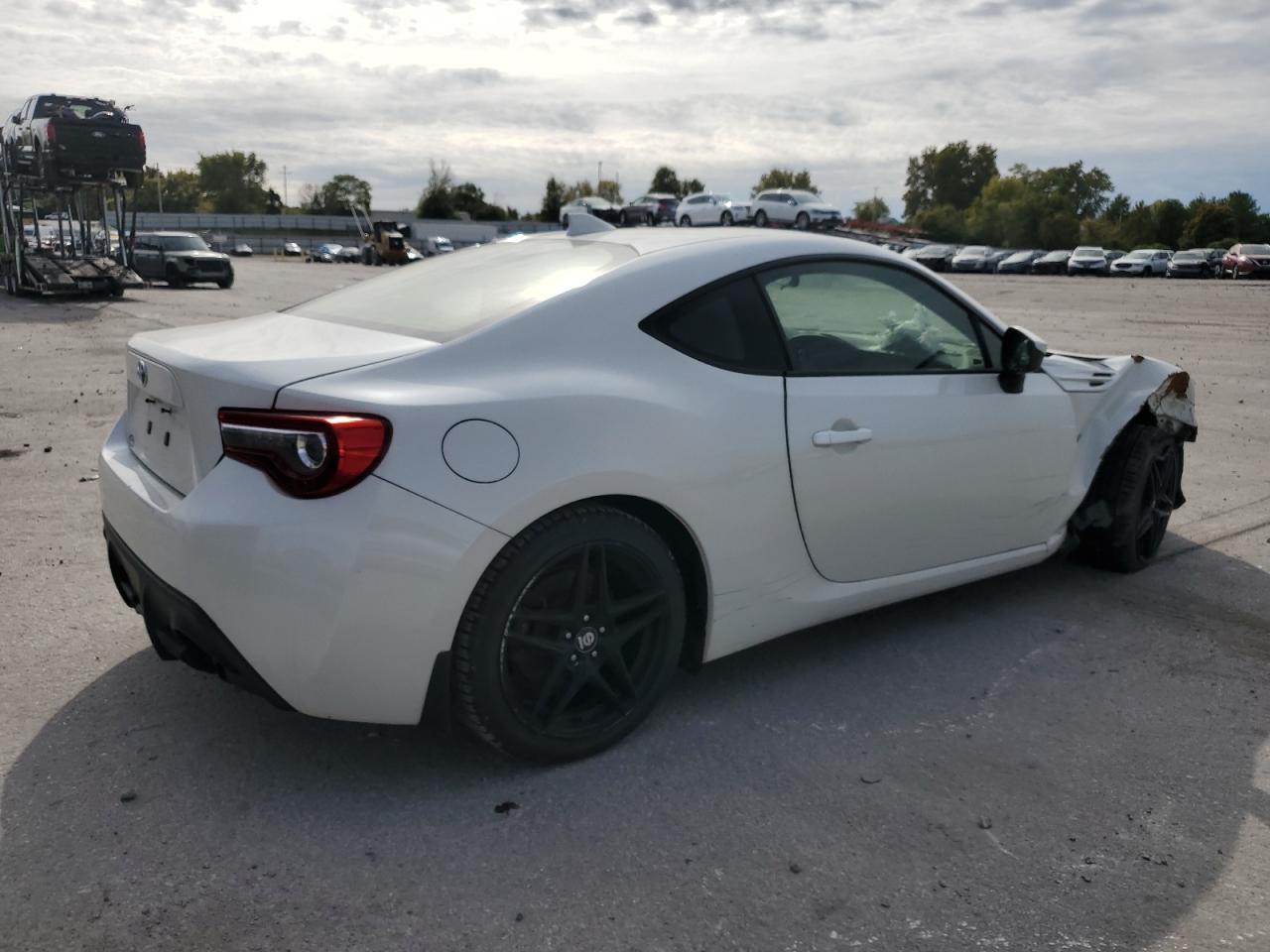 2017 Toyota 86 Base - Фото 3