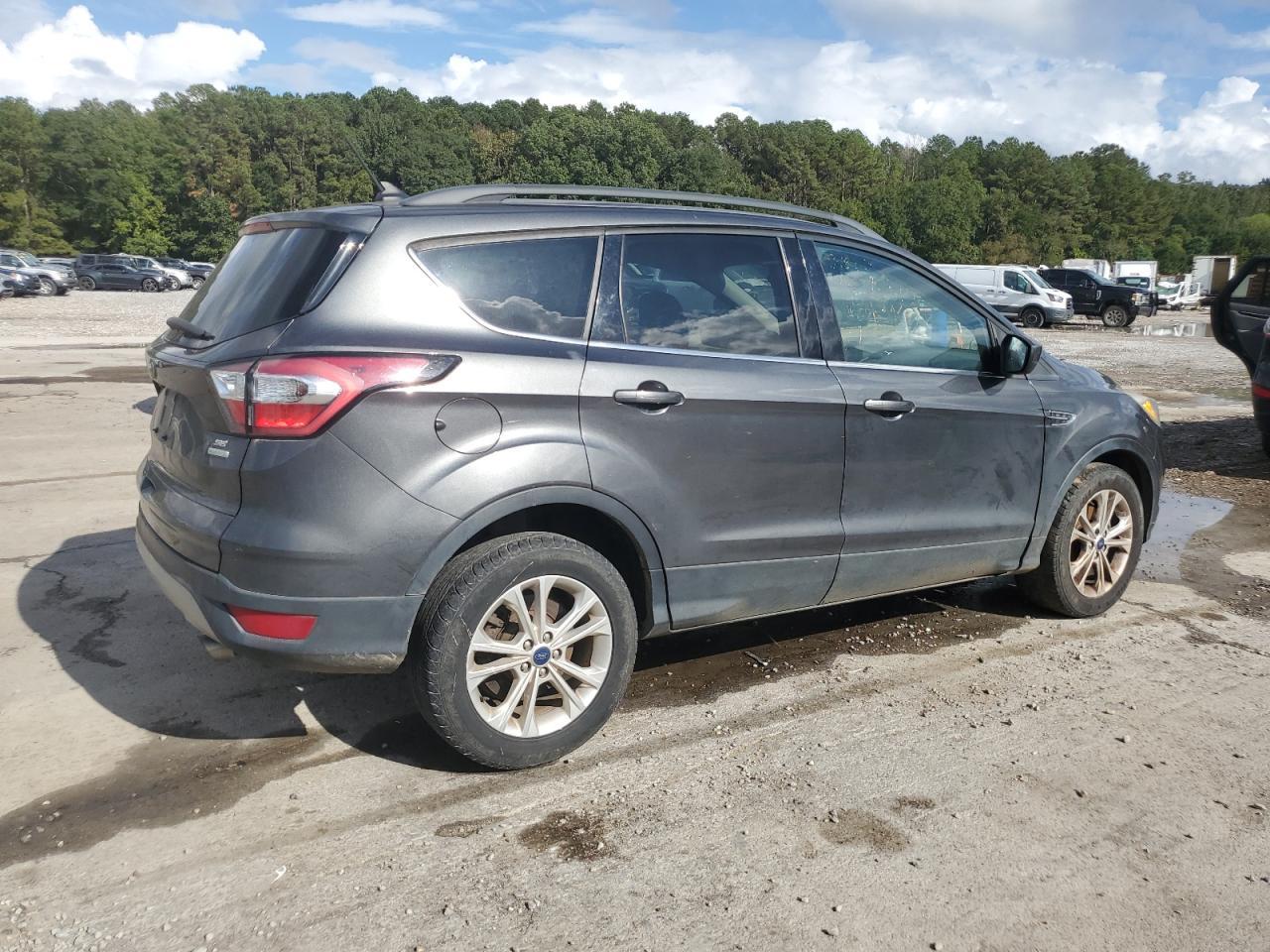 2018 Ford Escape Se - Фото 3