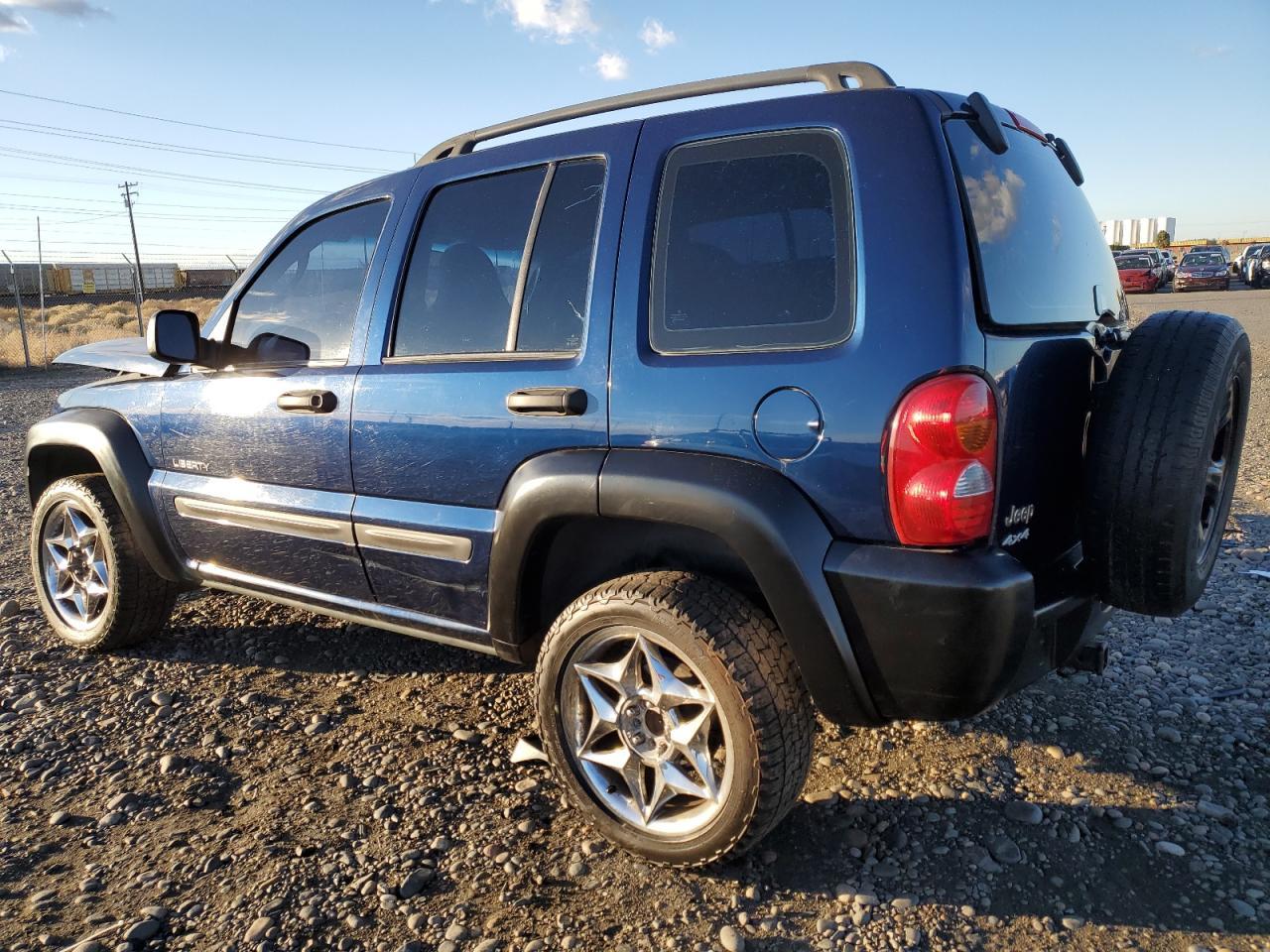 2004 Jeep Liberty Sport - Фото 2