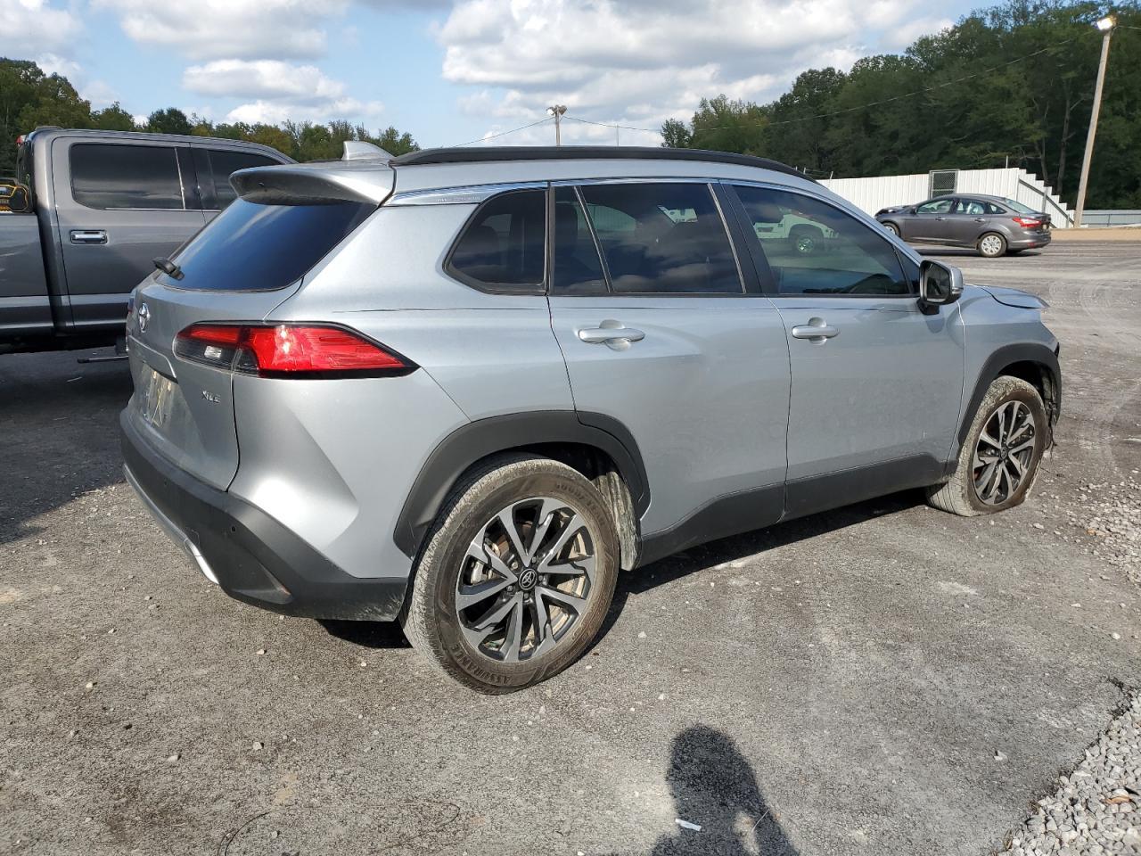 2023 Toyota Corolla Cross Xle - Image 3