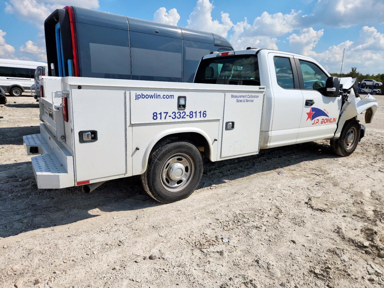 2022 Ford F250 Super Duty - Фото 3