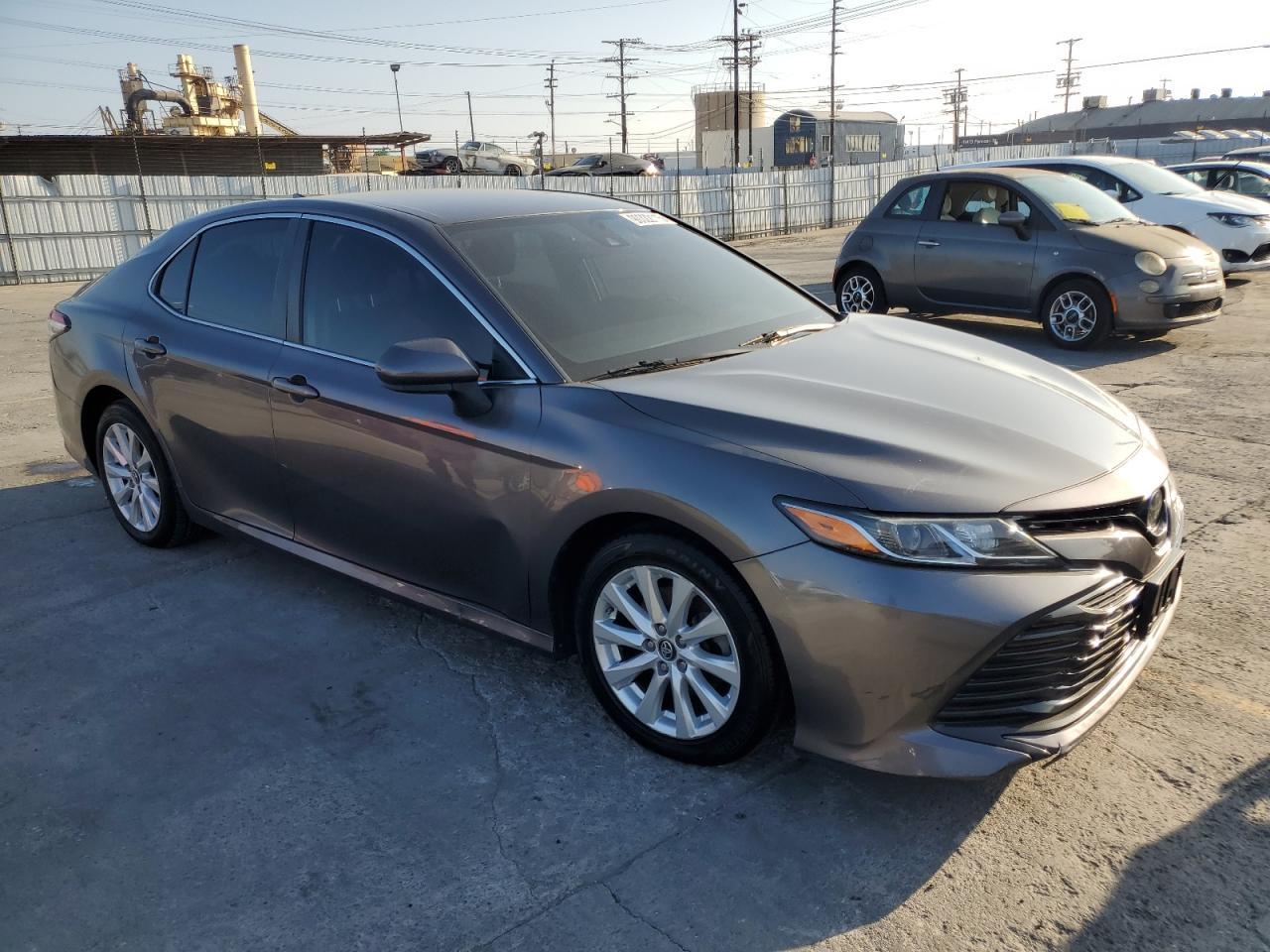 2019 Toyota Camry L - Фото 4