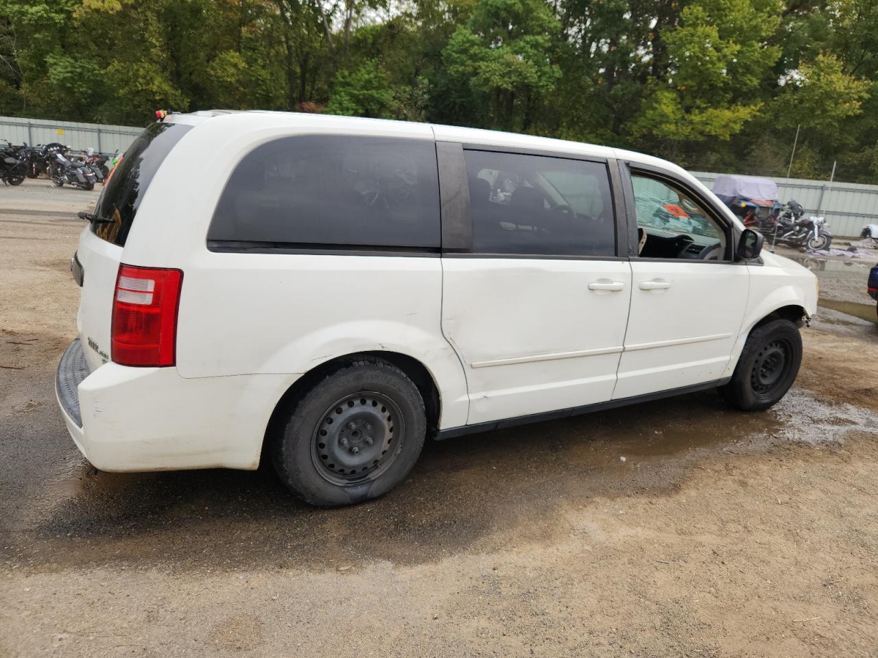 2010 Dodge Grand Caravan Se - Image 3