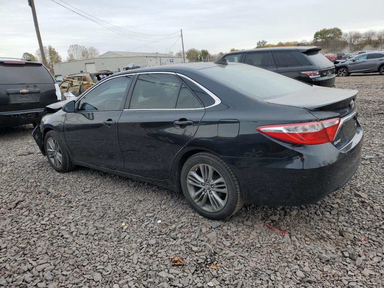 2015 Toyota Camry Le - Фото 2
