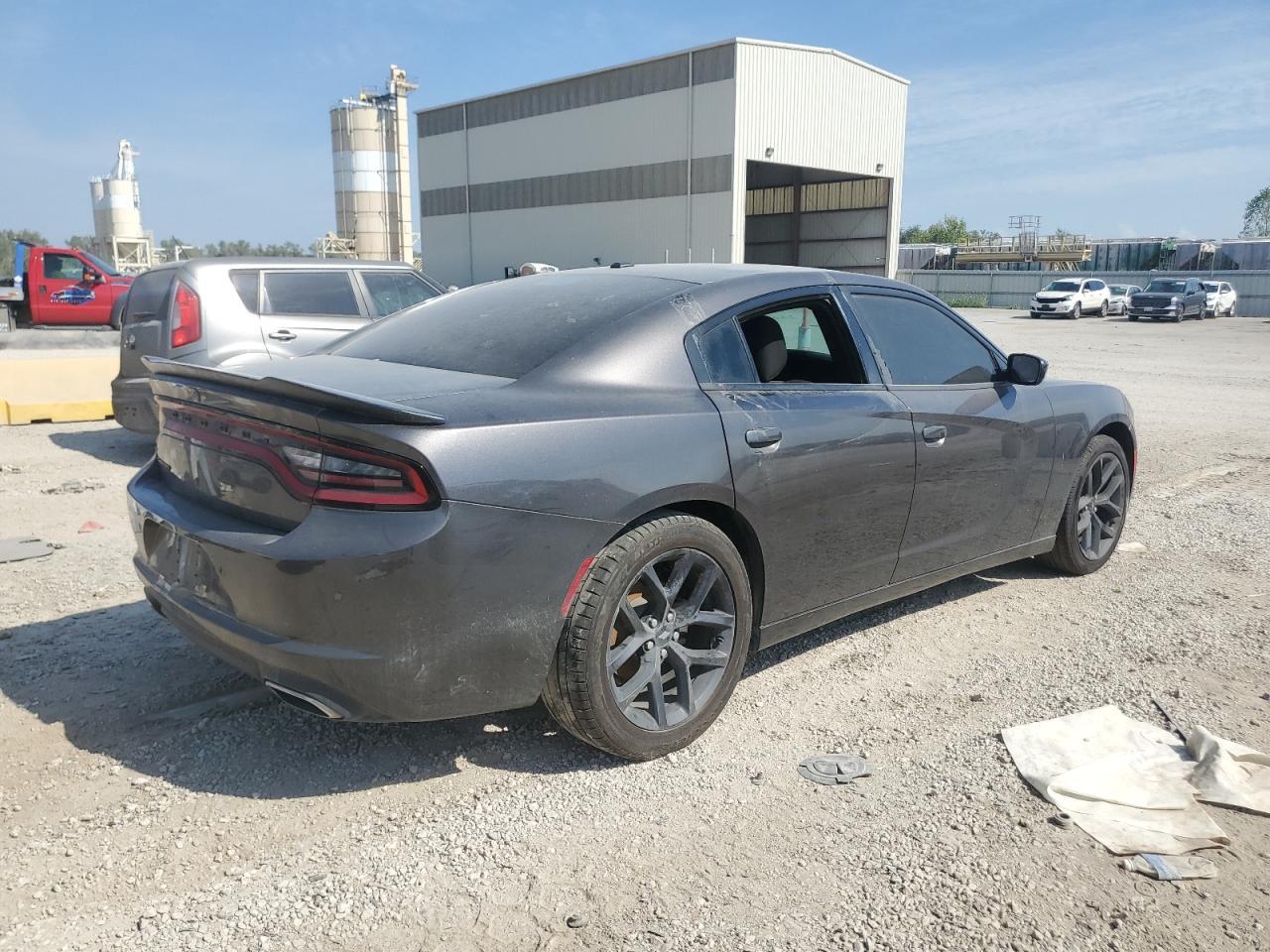 2021 Dodge Charger Sxt - Фото 3