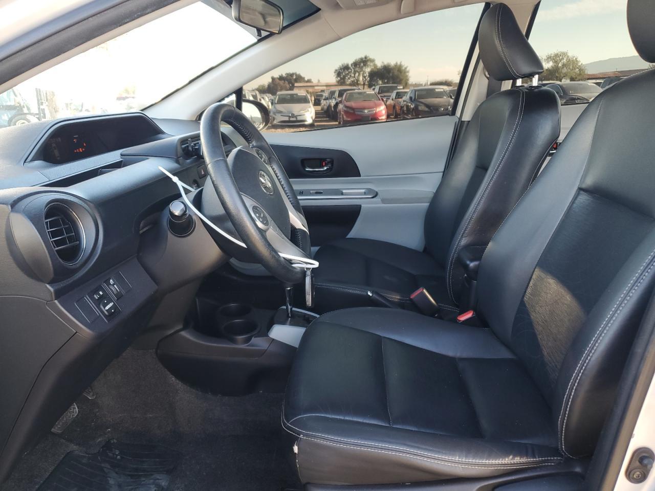 2013 Toyota Prius C - Image 7