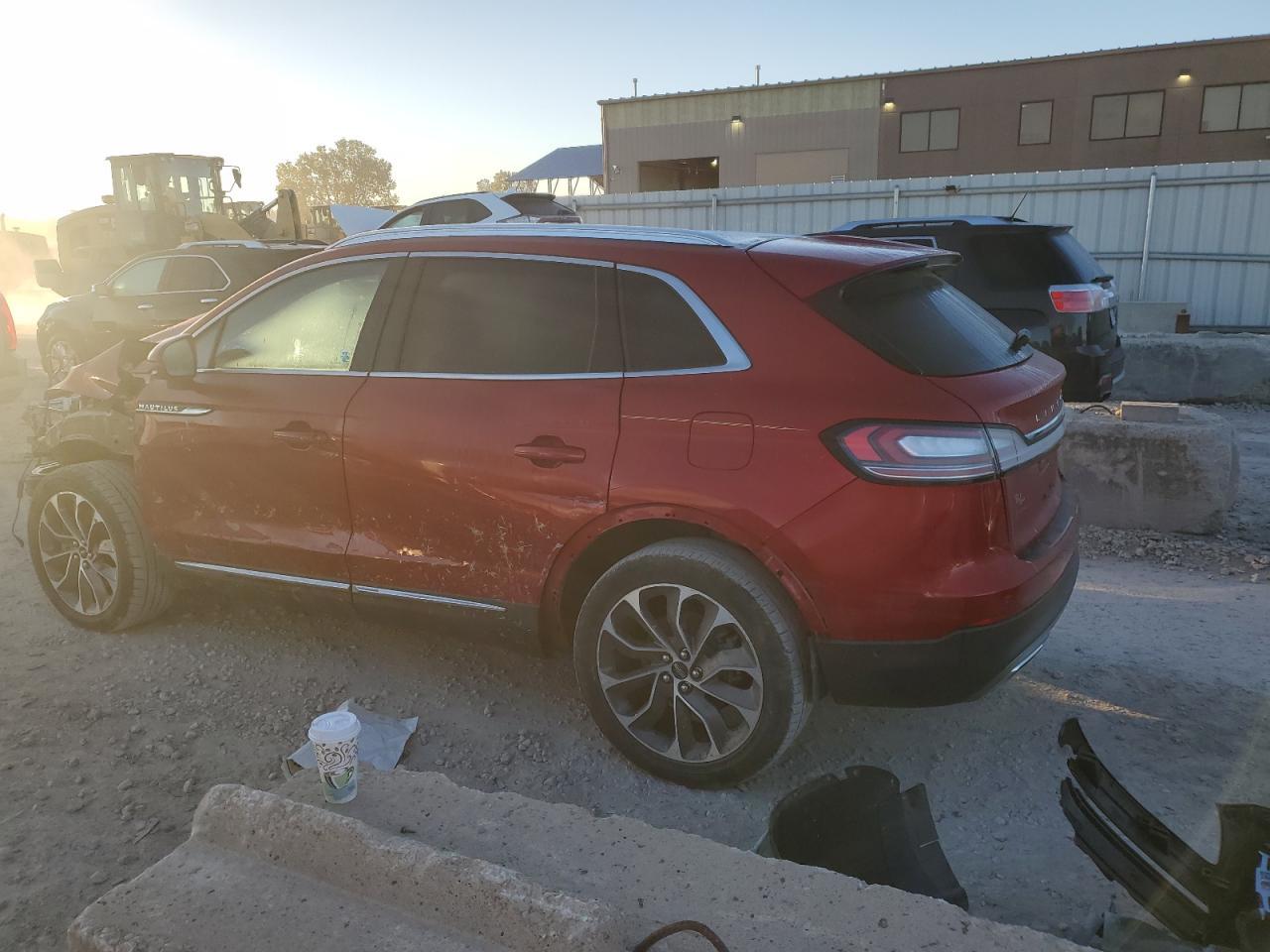 2020 Lincoln Nautilus Reserve - Image 2