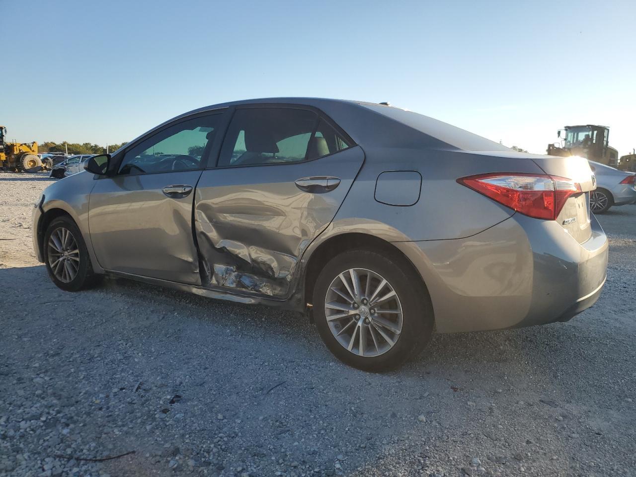 2014 Toyota Corolla Le Premium - Image 2