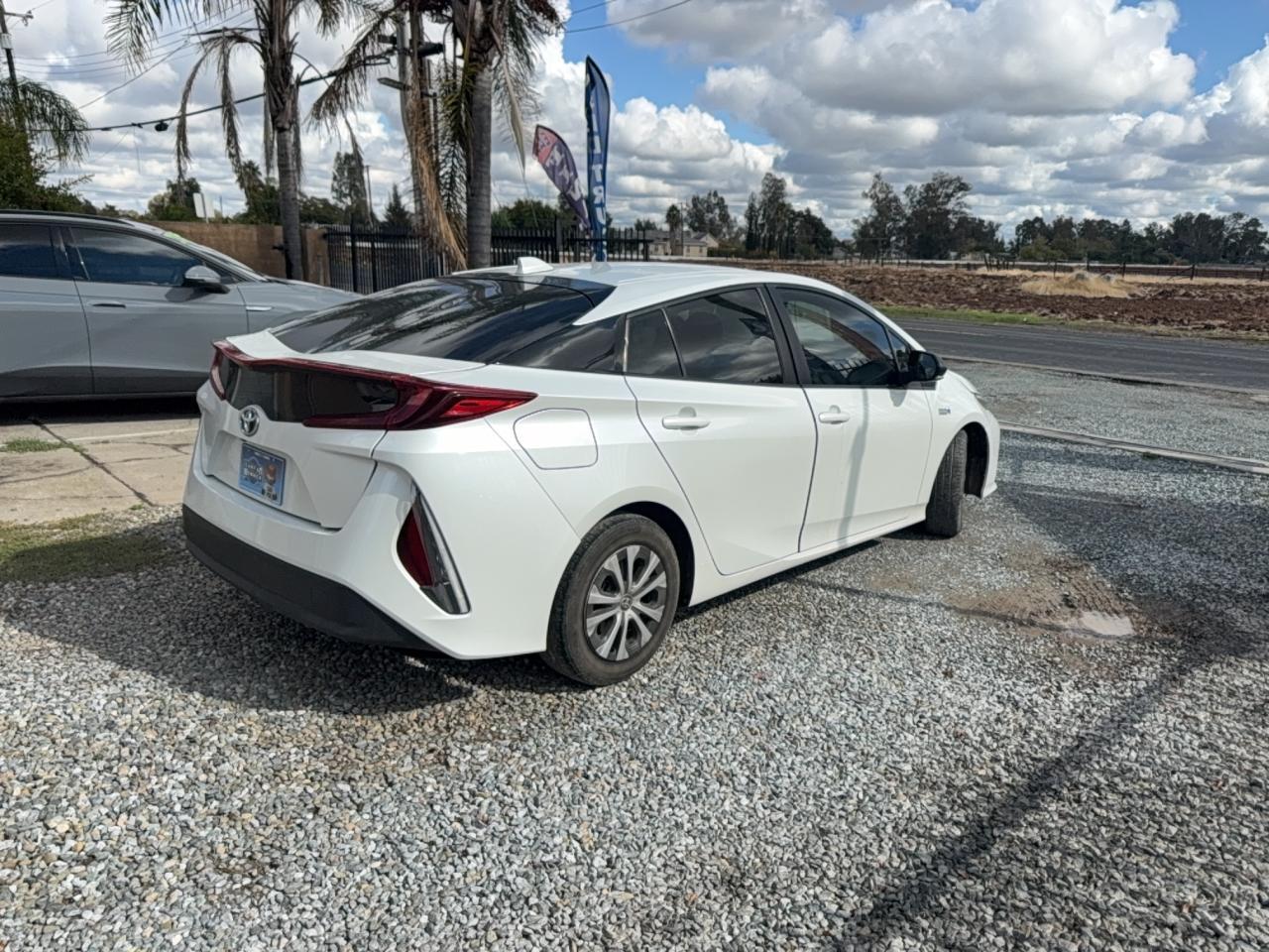 2021 Toyota Prius Prime Le - Фото 4