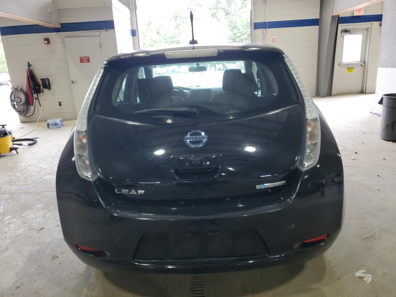 2013 Nissan Leaf S - Image 6