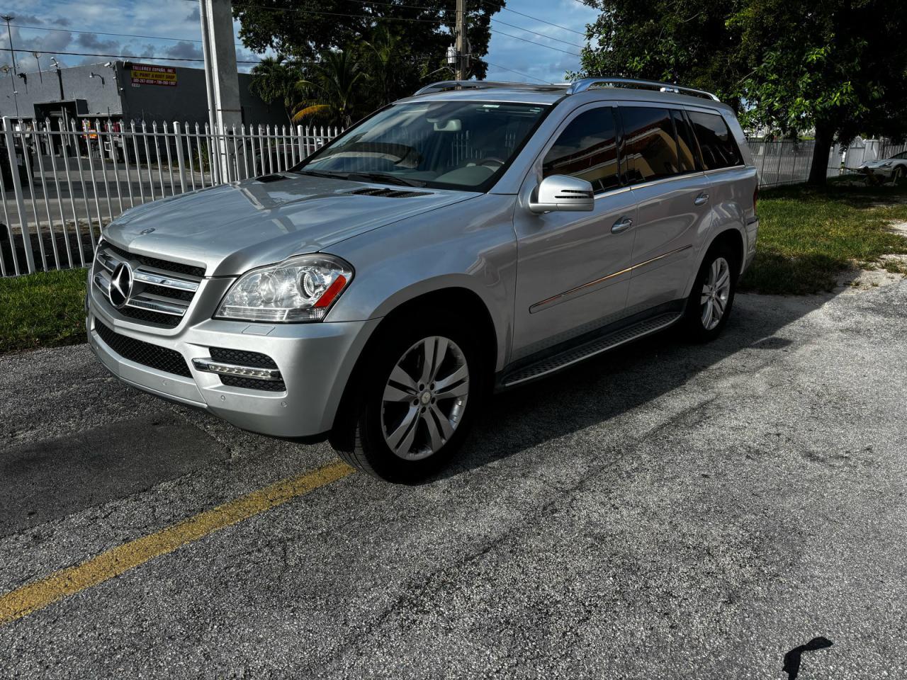 2011 Mercedes-Benz Gl 450 4Matic - Фото 2