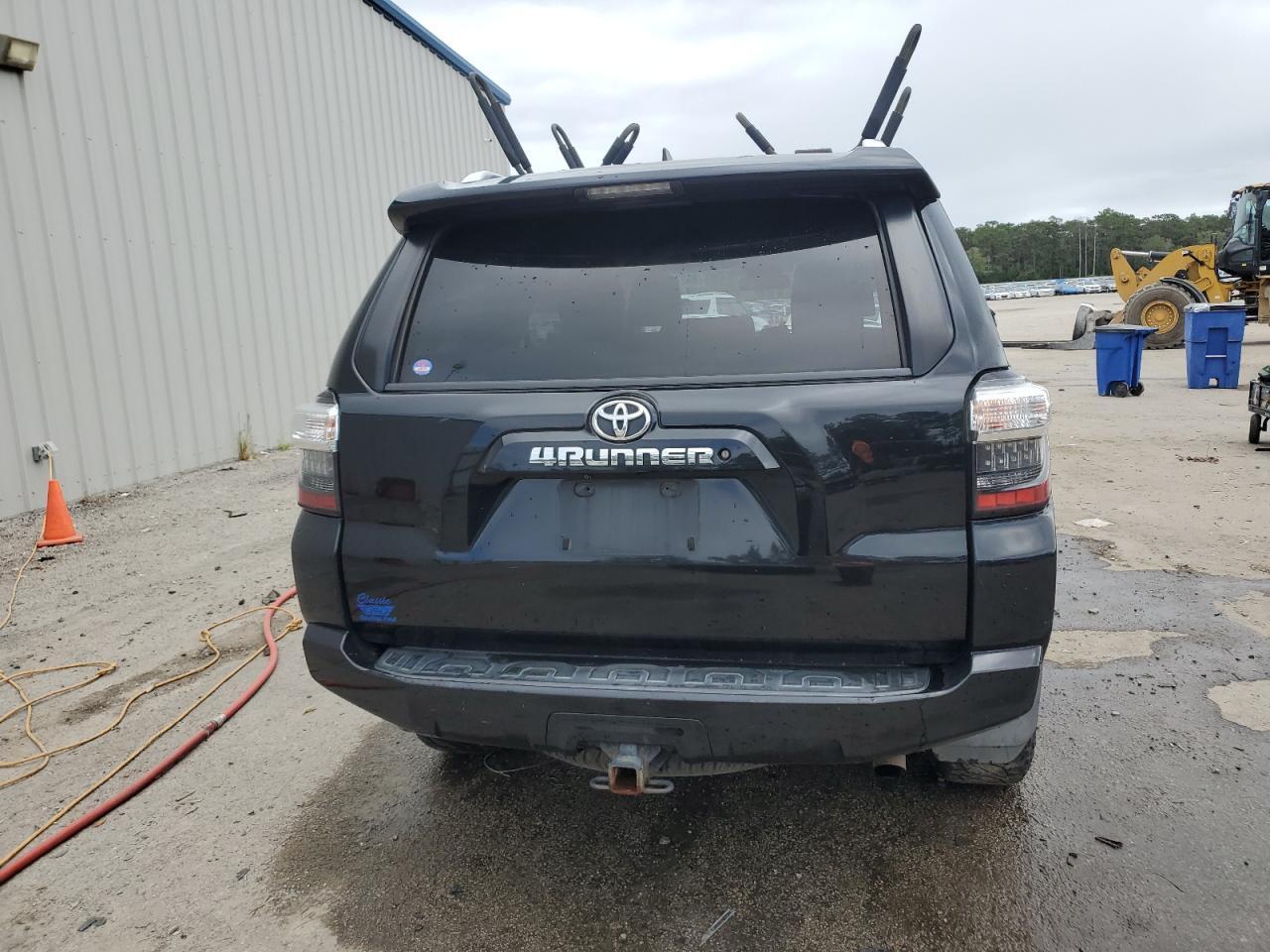 2017 Toyota 4Runner Sr5 - Image 6