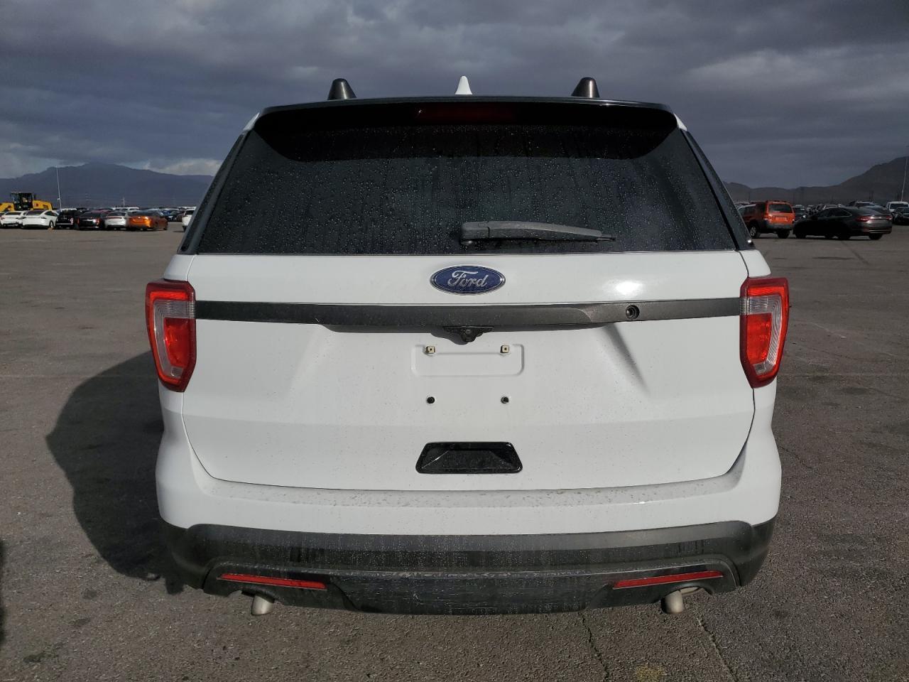 2017 Ford Explorer Police Interceptor - Image 6