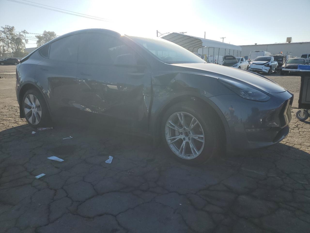 2023 Tesla Model Y - Фото 4