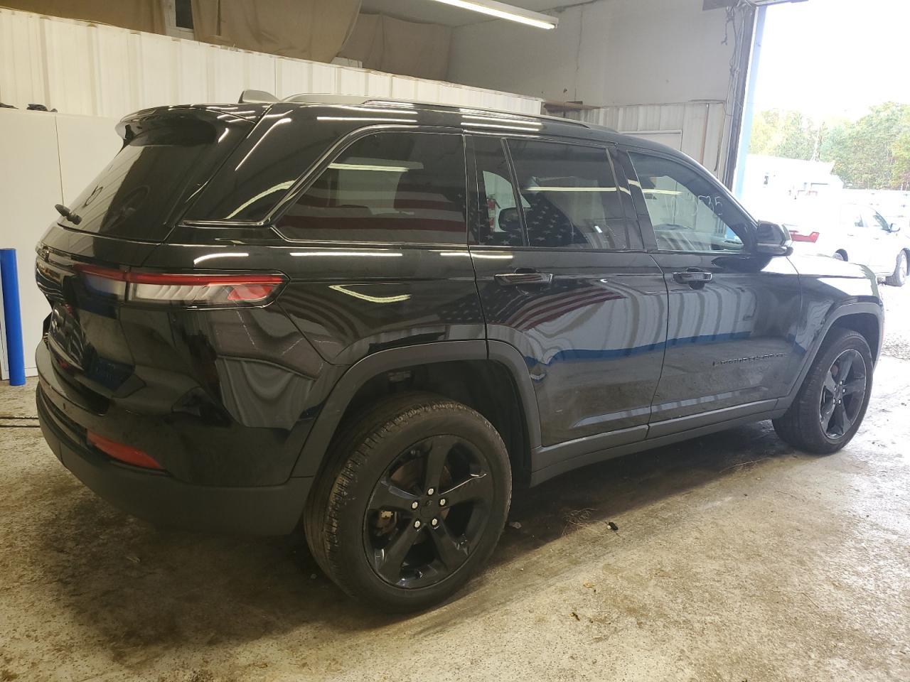 2024 Jeep Grand Cherokee Limited - Image 3