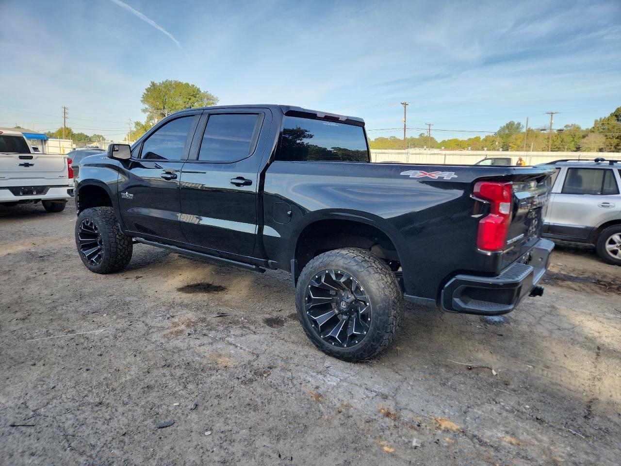 2021 Chevrolet Silverado K1500 Rst - Фото 2