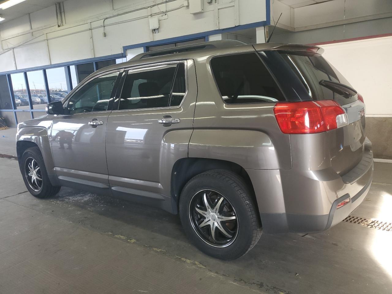 2012 GMC Terrain Sle - Image 2